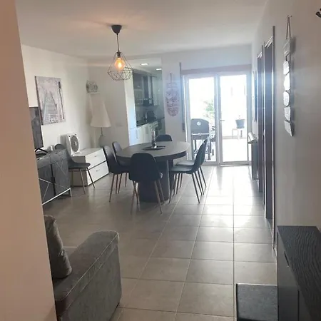 Sunset House / Casa Por Do Sol 아파트 *